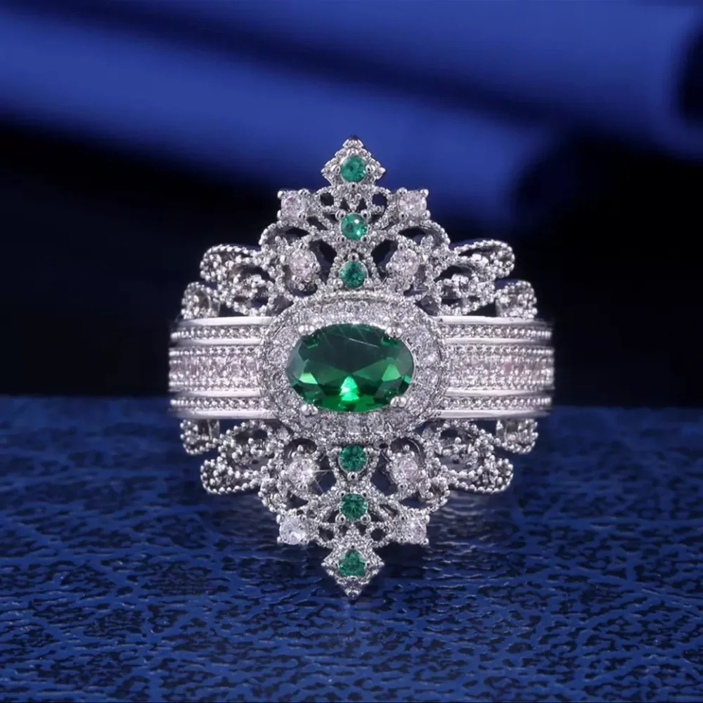 Gorgeous Victorian Style Emerald Ring
